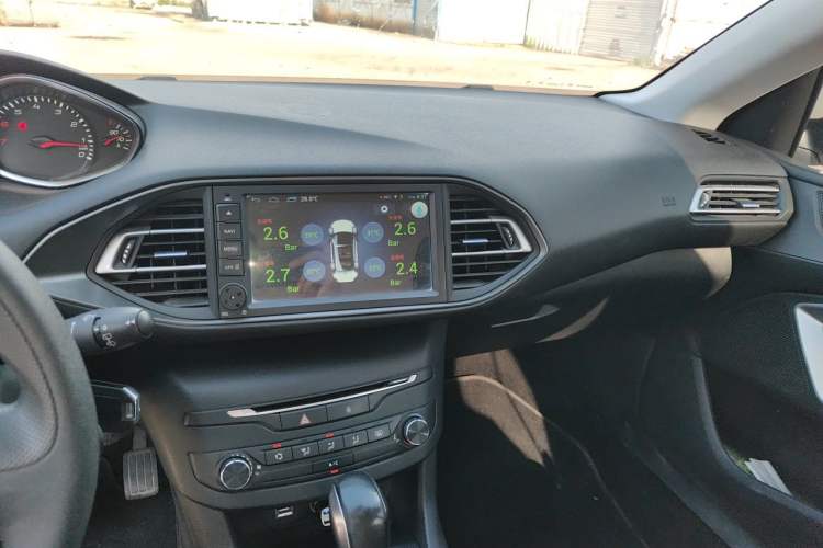 Used Peugeot 308S 2015 1.2T Automatic Shangchi Edition Audio And AC Panel