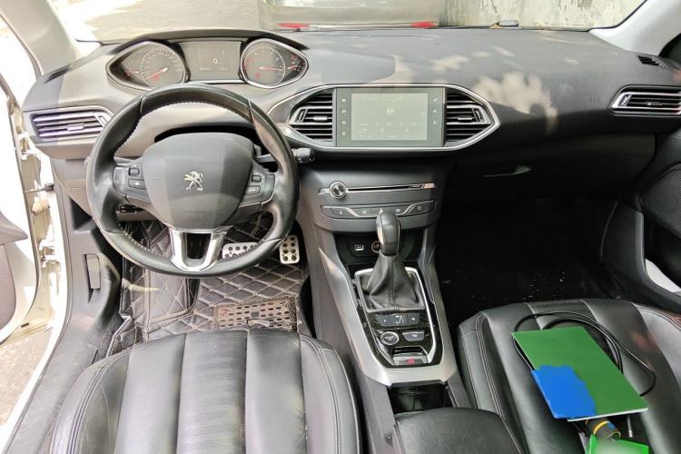Used Peugeot 308S 2015 1.6T Automatic Ruichi Edition Center Console