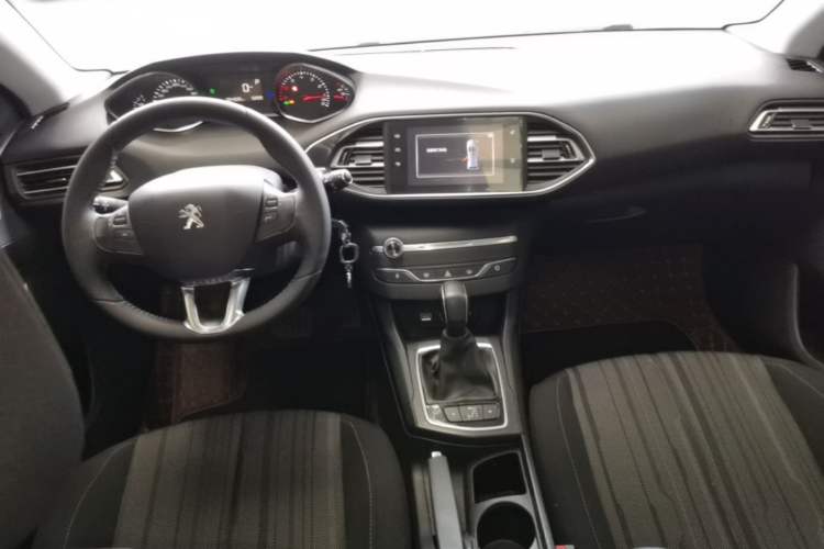 Used Peugeot 308S 2015 1.2T Automatic Jingchi Edition Center Console