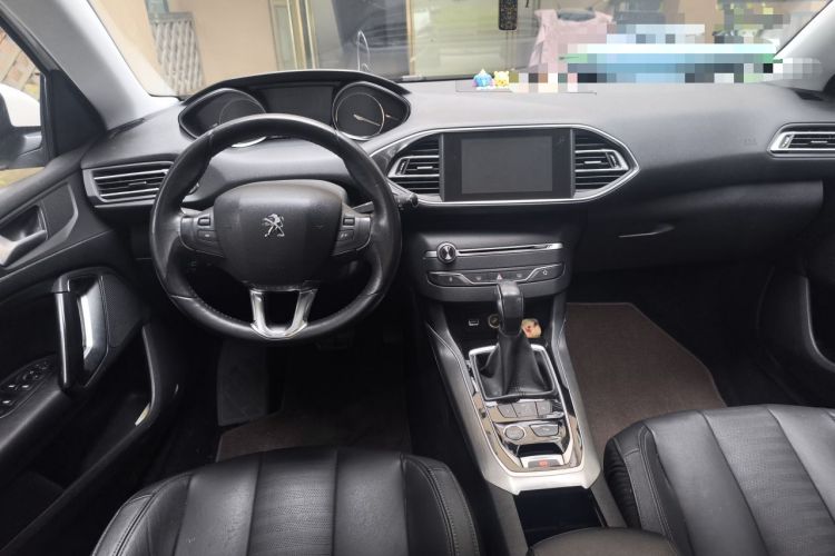 Used Peugeot 308S 2015 1.6T Automatic Ruichi Edition Center Console