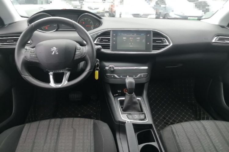 Used Peugeot 308S 2015 1.2T Automatic Jingchi Edition Center Console
