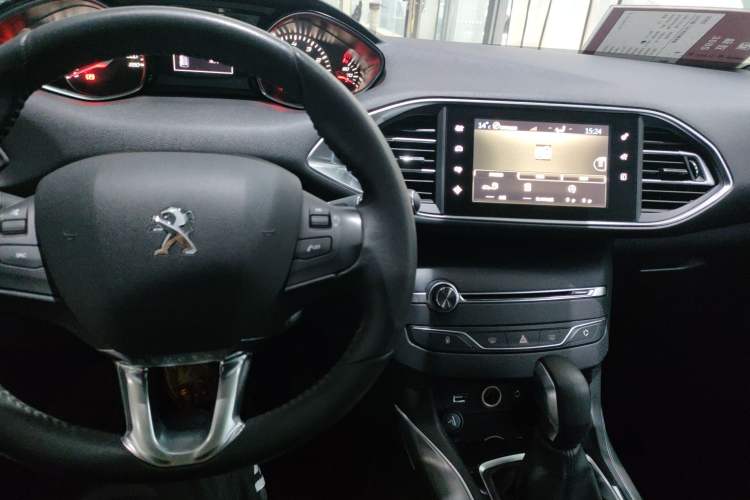 Used Peugeot 308S 2015 1.6T Automatic Ruichi Edition Center Console