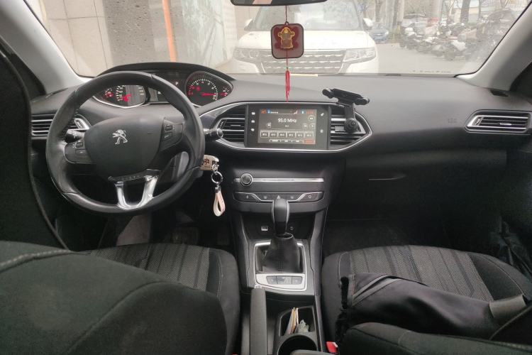 Used Peugeot 308S 2015 1.2T Automatic Jingchi Edition Center Console