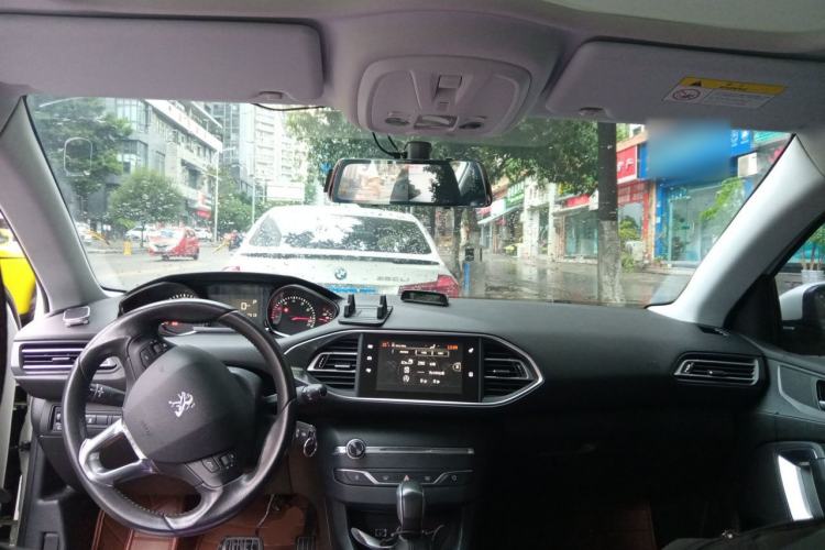 Used Peugeot 308S 2015 1.2T Automatic Jingchi Edition Center Console