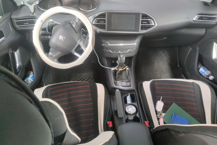 Used Peugeot 308S 2015 1.2T Automatic Jingchi Edition Center Console