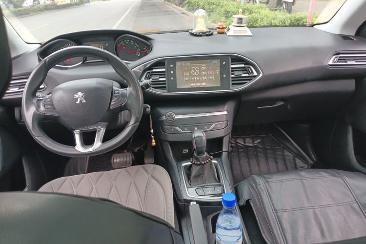 Used Peugeot 308S 2015 1.2T Automatic Jingchi Edition Center Console