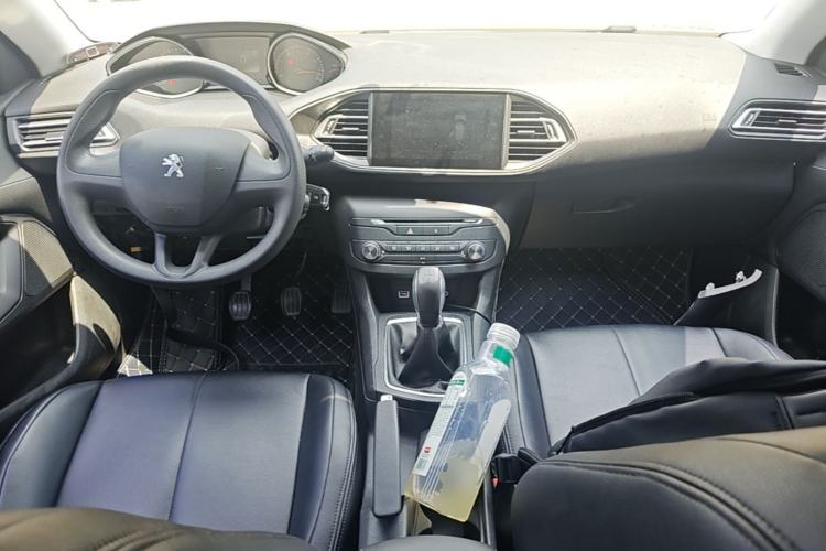Used Peugeot 308S 2015 1.6L Manual Shangchi Edition Center Console