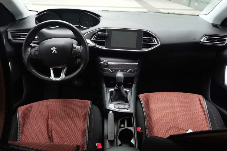 Used Peugeot 308S 2015 1.2T Automatic Jingchi Edition Center Console