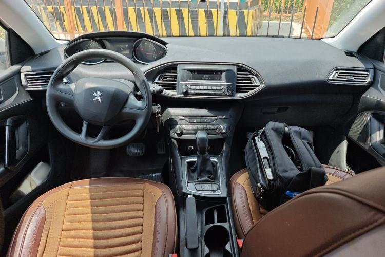 Used Peugeot 308S 2015 1.2T Automatic Shangchi Edition Center Console