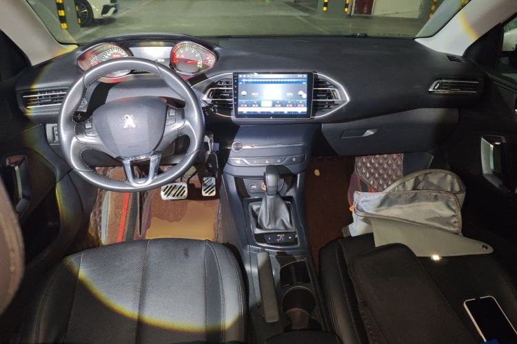Used Peugeot 308S 2015 1.2T Automatic Jingchi Edition Center Console