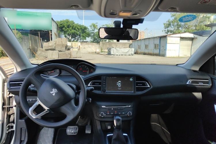 Used Peugeot 308S 2015 1.2T Automatic Shangchi Edition Center Console