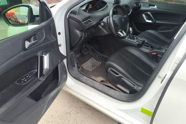 Used Peugeot 308S 2015 1.2T Automatic Jingchi Edition Driver Seat