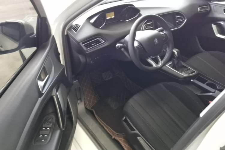 Used Peugeot 308S 2015 1.2T Automatic Jingchi Edition Driver Seat