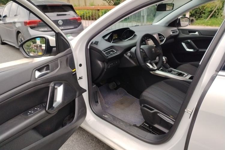 Used Peugeot 308S 2015 1.6T Automatic Jingchi Edition Driver Seat