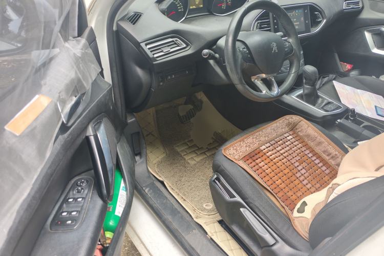 Used Peugeot 308S 2015 1.2T Automatic Jingchi Edition Driver Seat