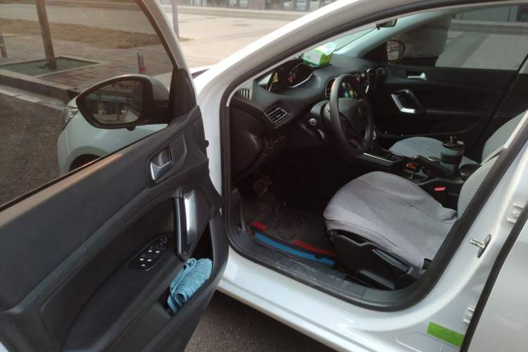 Used Peugeot 308S 2015 1.2T Automatic Jingchi Edition Driver Seat