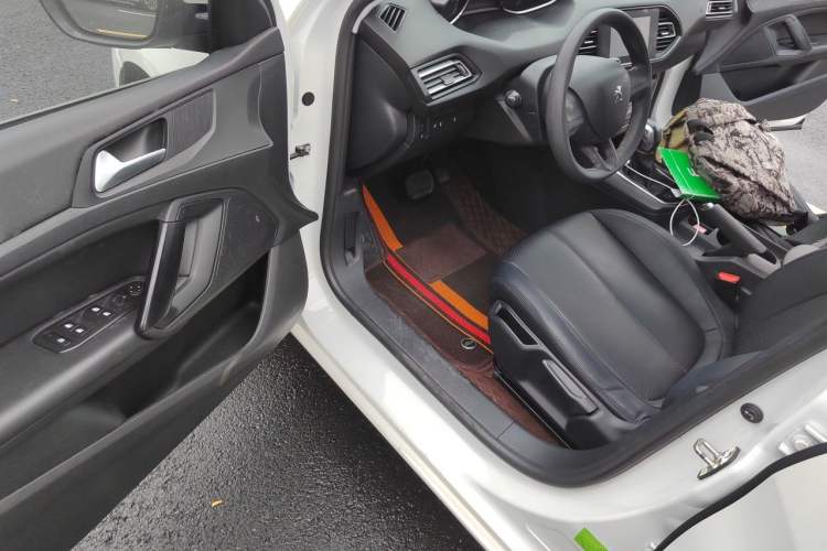 Used Peugeot 308S 2015 1.2T Automatic Shangchi Edition Driver Seat