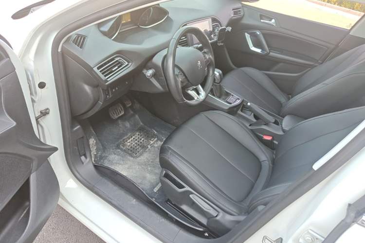 Used Peugeot 308S 2015 1.2T Automatic Jingchi Edition Driver Seat