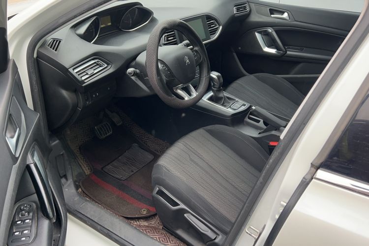 Used Peugeot 308S 2015 1.2T Automatic Jingchi Edition Driver Seat