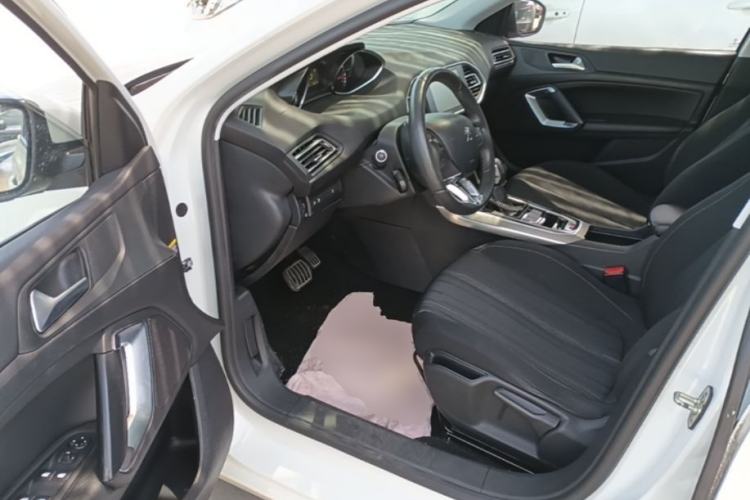 Used Peugeot 308S 2015 1.6T Automatic Jingchi Edition Driver Seat