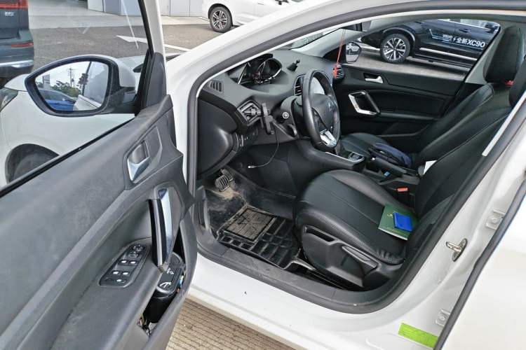 Used Peugeot 308S 2015 1.2T Automatic Jingchi Edition Driver Seat