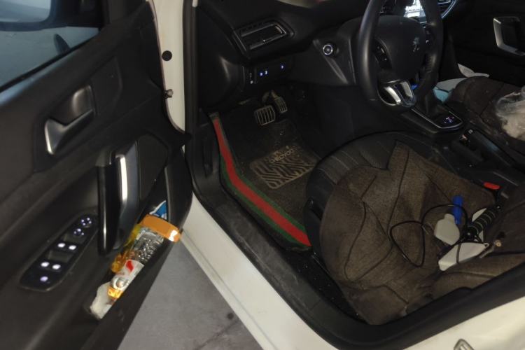 Used Peugeot 308S 2015 1.2T Automatic Jingchi Edition Driver Seat