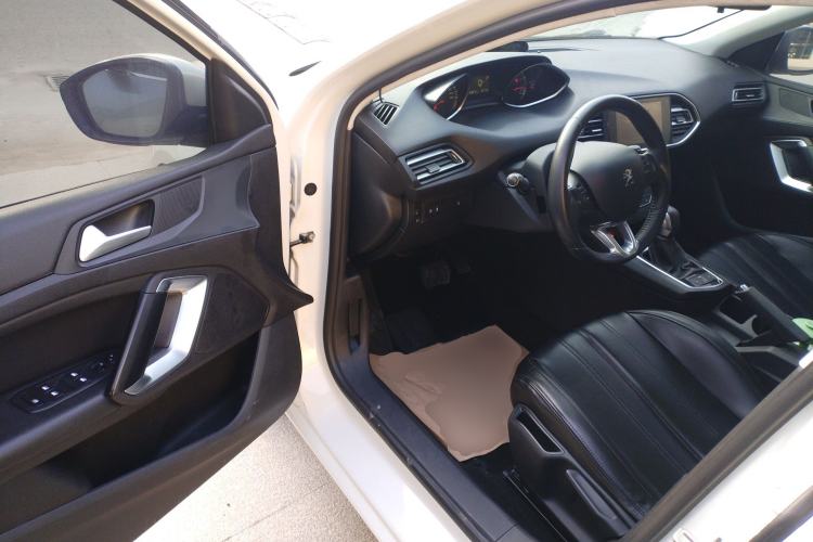 Used Peugeot 308S 2015 1.2T Automatic Jingchi Edition Driver Seat