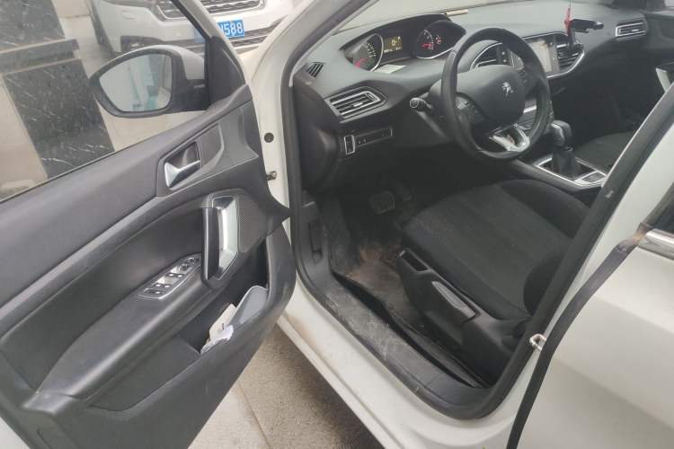 Used Peugeot 308S 2015 1.2T Automatic Jingchi Edition Driver Seat