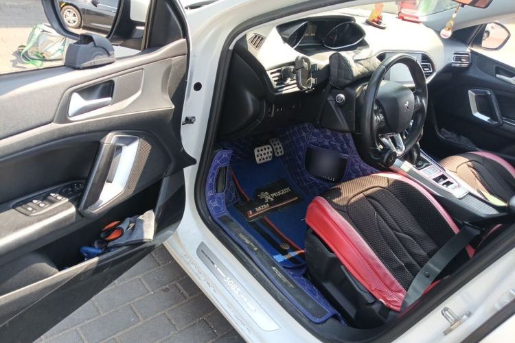 Used Peugeot 308S 2015 1.6T Automatic Jingchi Edition Driver Seat
