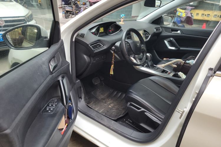 Used Peugeot 308S 2015 1.6T Automatic Jingchi Edition Driver Seat
