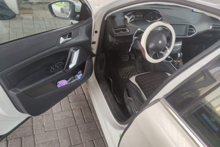 Used Peugeot 308S 2015 1.2T Automatic Jingchi Edition Driver Seat