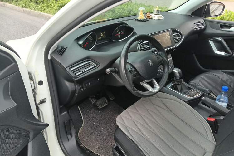 Used Peugeot 308S 2015 1.2T Automatic Jingchi Edition Driver Seat