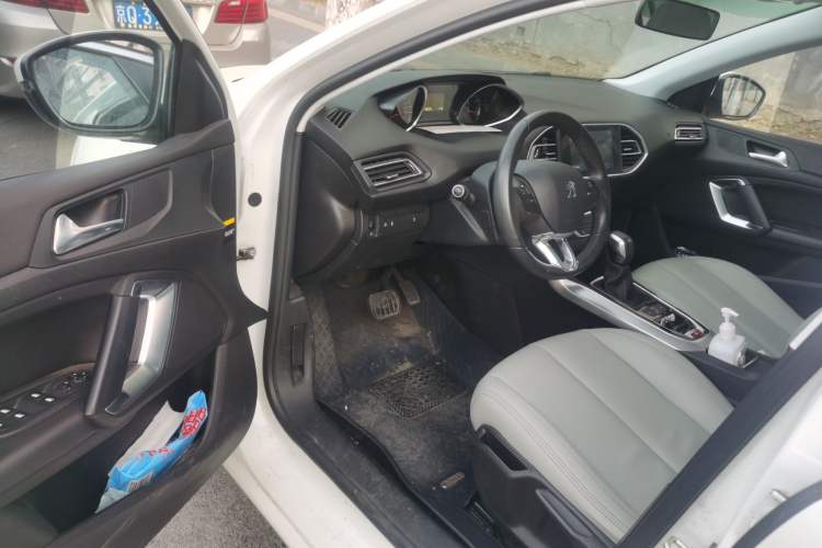 Used Peugeot 308S 2015 1.6T Automatic Jingchi Edition Driver Seat