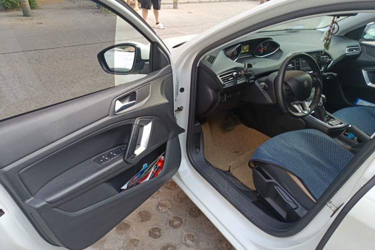 Used Peugeot 308S 2015 1.2T Automatic Jingchi Edition Driver Seat