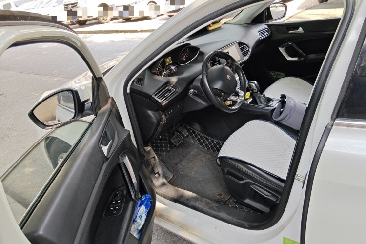 Used Peugeot 308S 2015 1.2T Automatic Jingchi Edition Driver Seat