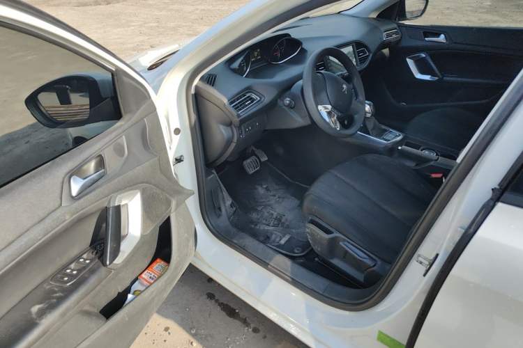 Used Peugeot 308S 2015 1.2T Automatic Shangchi Edition Driver Seat