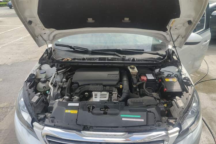 Used Peugeot 308S 2015 1.2T Automatic Jingchi Edition Engine Bay