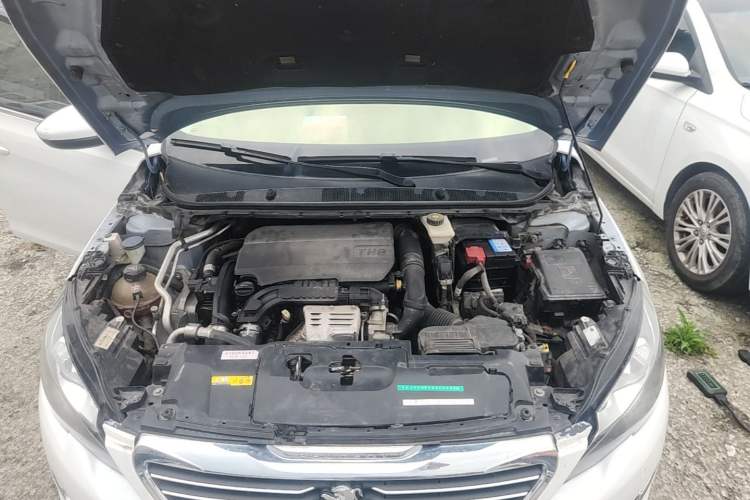 Used Peugeot 308S 2015 1.2T Automatic Jingchi Edition Engine Bay
