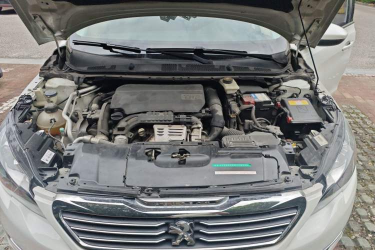 Used Peugeot 308S 2015 1.2T Automatic Jingchi Edition Engine Bay