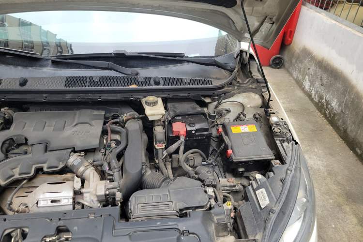 Used Peugeot 308S 2015 1.6T Automatic Jingchi Edition Engine Bay Left