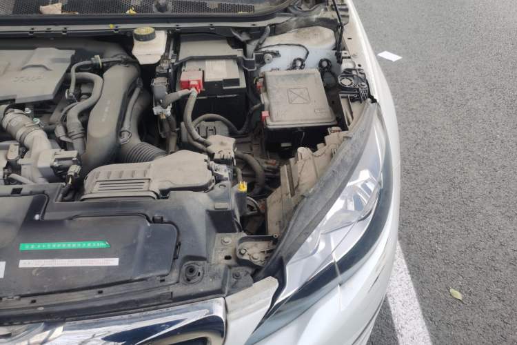 Used Peugeot 308S 2015 1.6T Automatic Jingchi Edition Engine Bay Left