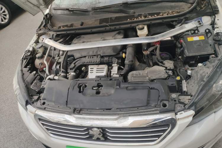Used Peugeot 308S 2015 1.2T Automatic Jingchi Edition Engine Bay