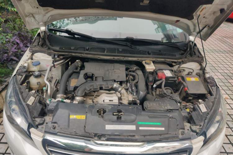 Used Peugeot 308S 2015 1.6T Automatic Jingchi Edition Engine Bay