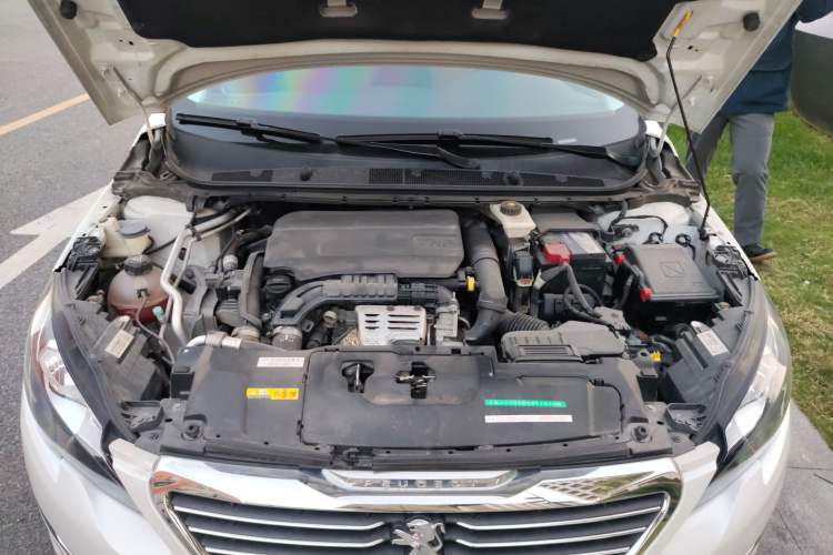 Used Peugeot 308S 2015 1.2T Automatic Jingchi Edition Engine Bay