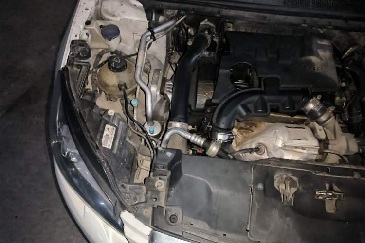 Used Peugeot 308S 2015 1.6T Automatic Jingchi Edition Engine Bay Right
