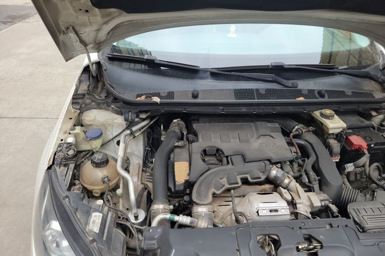 Used Peugeot 308S 2015 1.6T Automatic Jingchi Edition Engine Bay Right