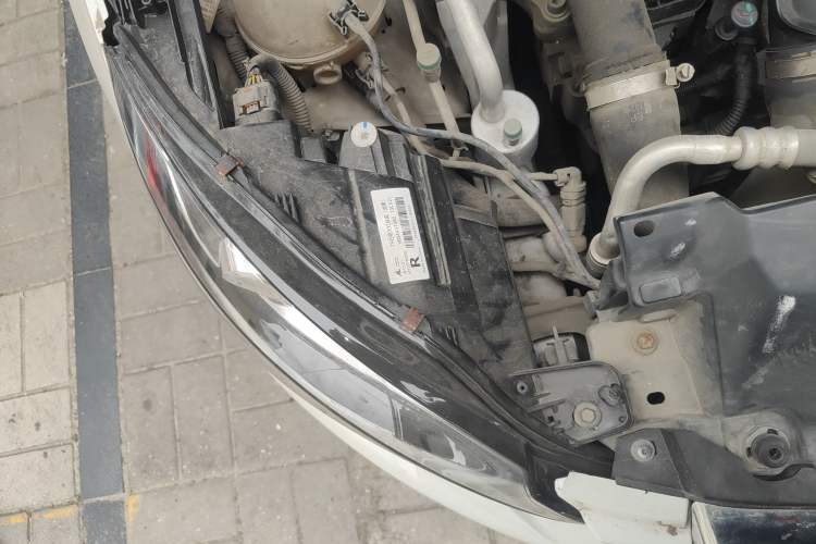 Used Peugeot 308S 2015 1.6T Automatic Jingchi Edition Engine Bay Right