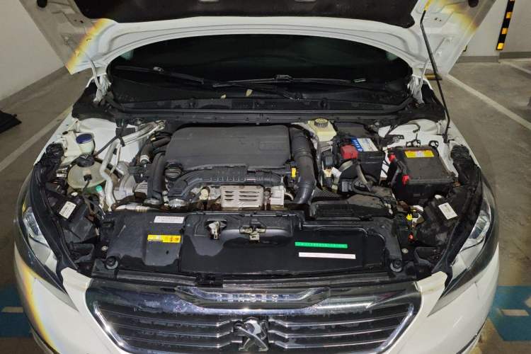 Used Peugeot 308S 2015 1.2T Automatic Jingchi Edition Engine Bay