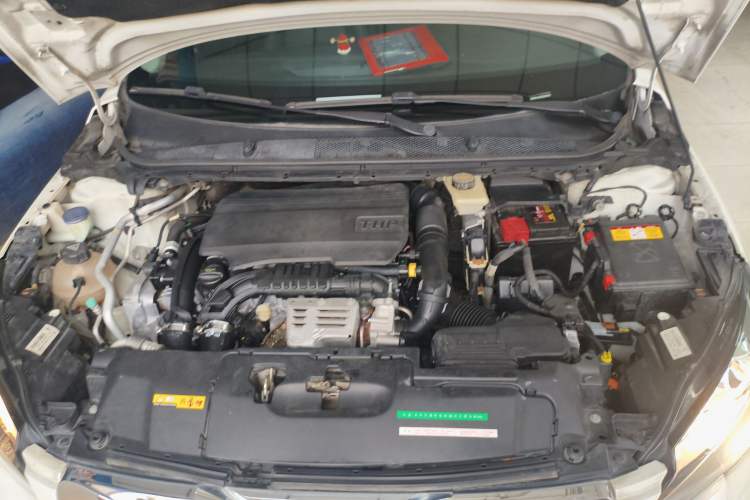 Used Peugeot 308S 2015 1.2T Automatic Jingchi Edition Engine Bay