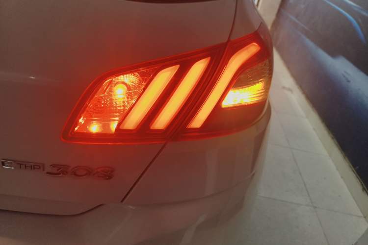 Used Peugeot 308S 2015 1.2T Automatic Jingchi Edition Exterior 3